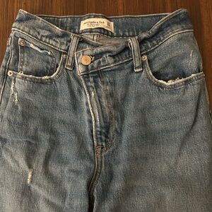 Abercrombie & Fitch Straight Leg Jeans Size 24 Blue Medium Wash Crossover Denim